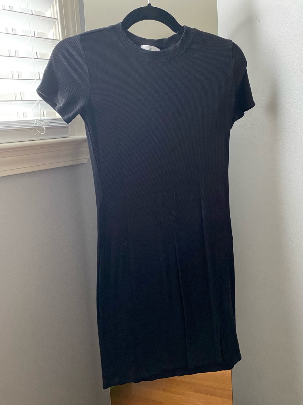 Women’s Black Short Sleeve Ribbed Knit Dress